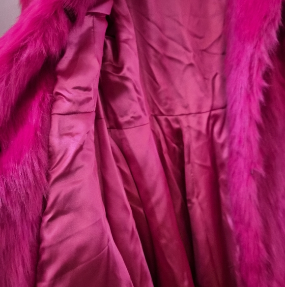NWT: Ashro Hot Pink Faux Fur Coat - Picture 3 of 6